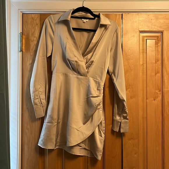 Anthropologie Le Lis silky long sleeve dress size small - Picture 6 of 9